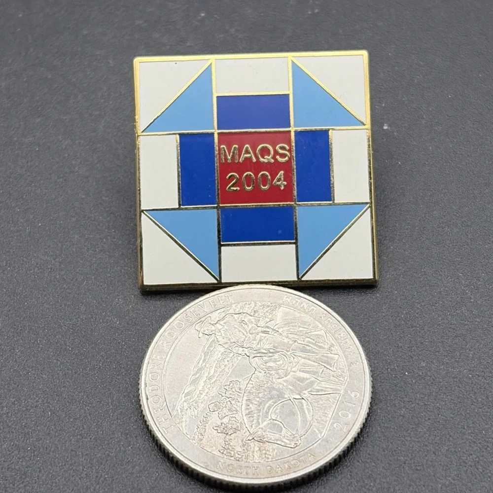 Museum Of The American Quilters Society 2004 MAQS Lapel Hat‎ Pin